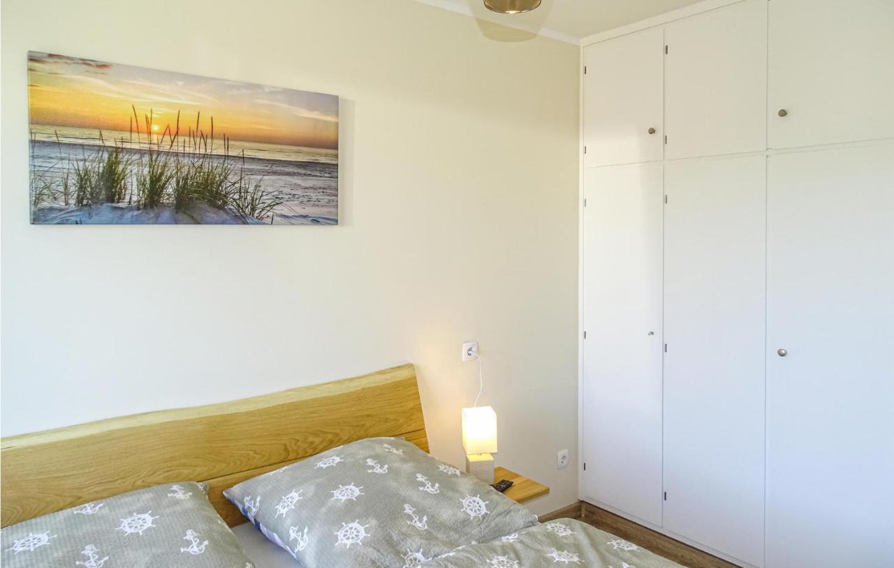 Lovely Apartment In Buesum With Kitchen Экстерьер фото